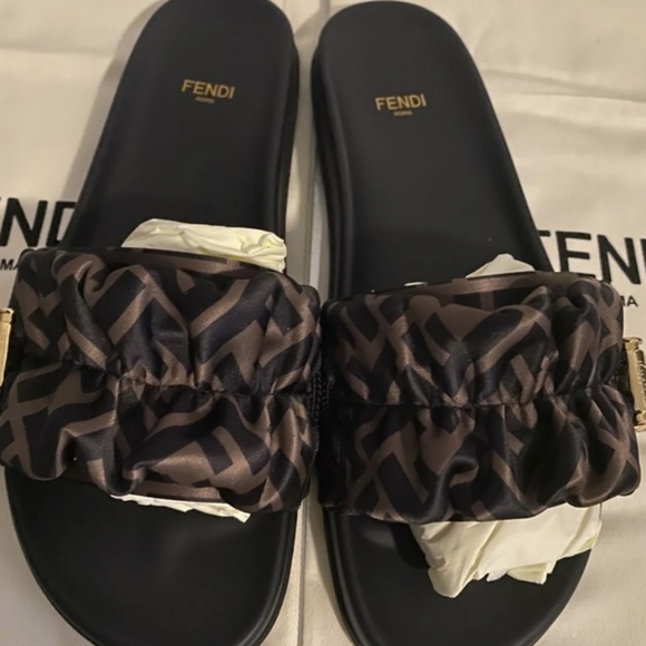 Fendi - Picture 10 of 10